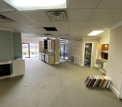 More Photos Of 825 W Professional Pl, Chesapeake Light Manufacturing For Lease