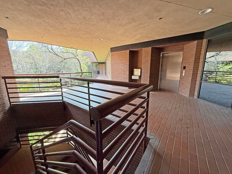 More Photos Of 1160 N Dutton Ave, Santa Rosa Office For Sale