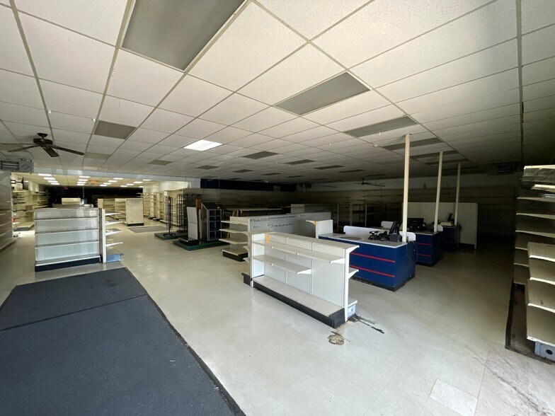 More Photos Of 66 State St, North Haven Garden Center For Sale