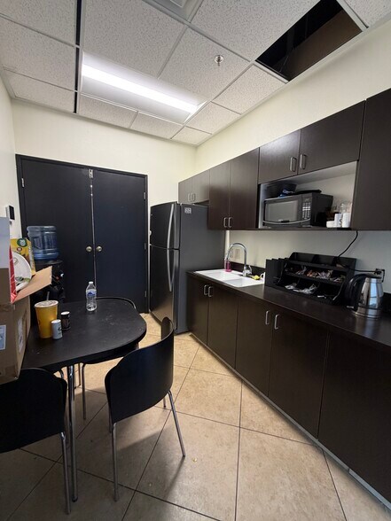 More Photos Of 6332 S Rainbow Blvd, Las Vegas Medical For Lease