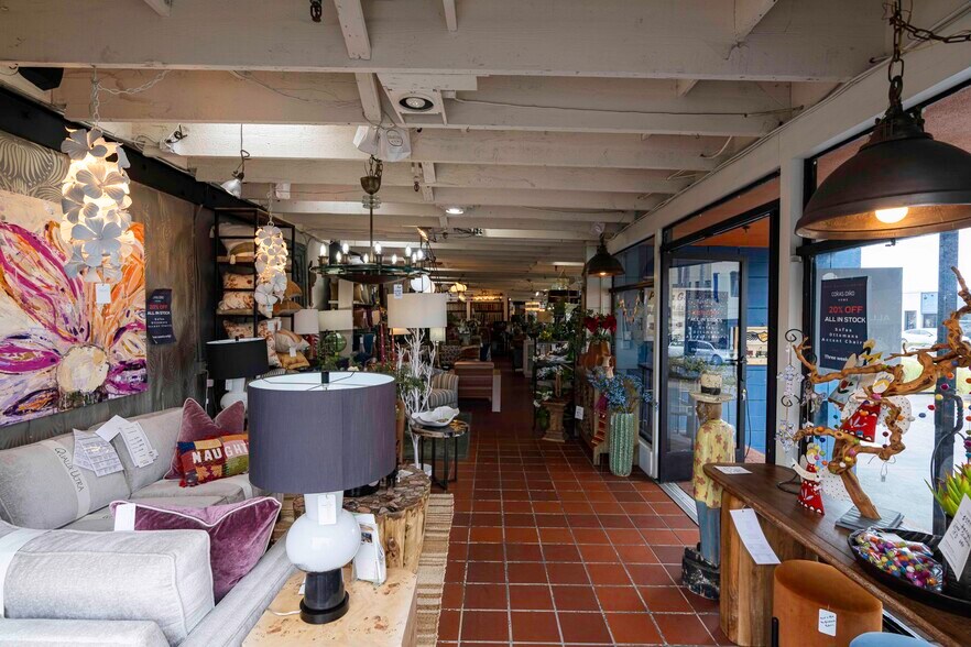 More Photos Of 412 S Cedros Ave, Solana Beach Storefront For Lease