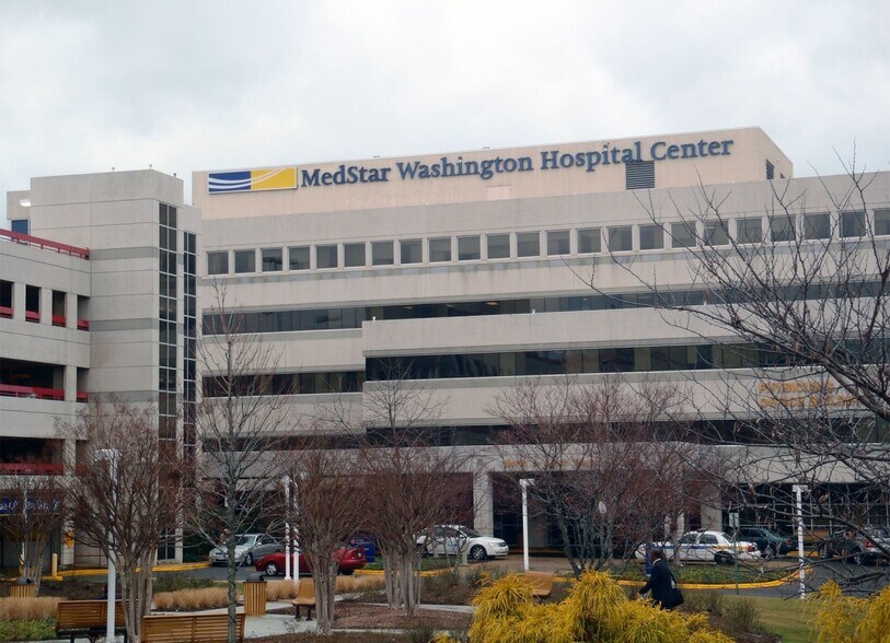 More Photos Of 106B Irving St NW, Washington Medical For Lease