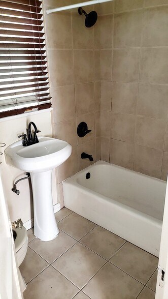 More Photos Of 4124-4126 1/2 Monroe St, Los Angeles Apartments For Sale