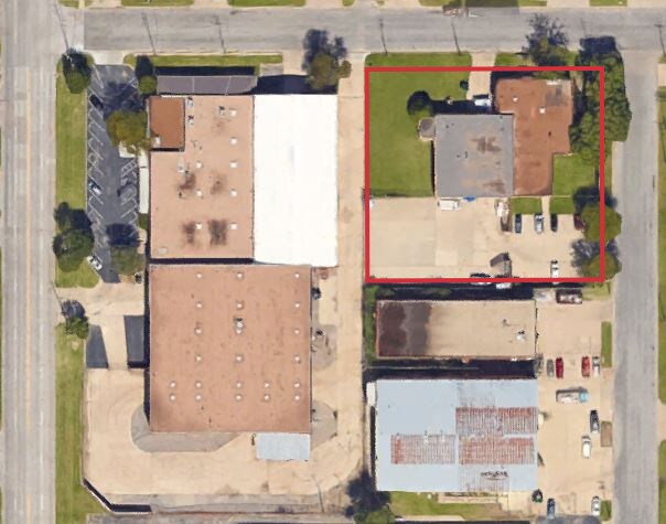 More Photos Of 2901 S Kansas St, Wichita Flex For Lease