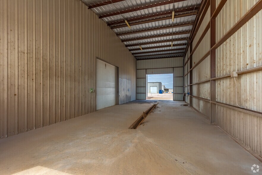 More Photos Of 10712 W County Road 77, Midland Service For Lease