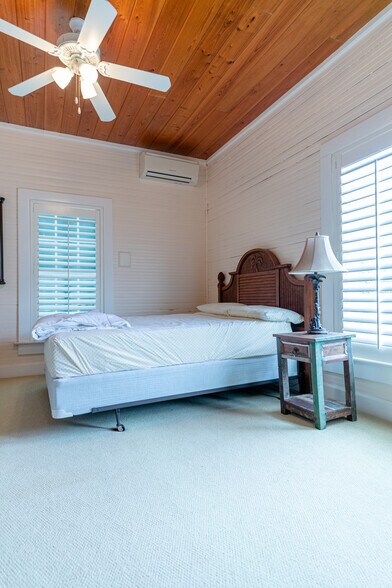 More Photos Of 107 N Broadway St, Fellsmere Hotel For Sale