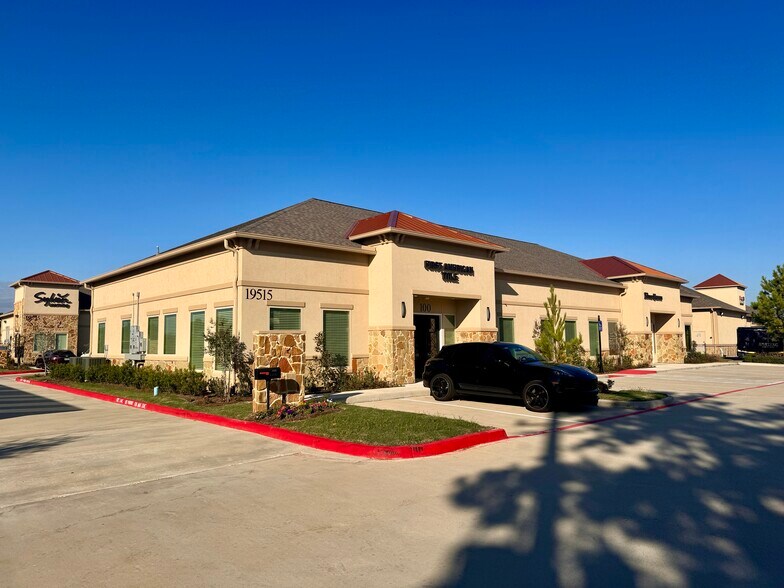 More Photos Of 19427 Champion Forest Dr, Spring Medical For Sale