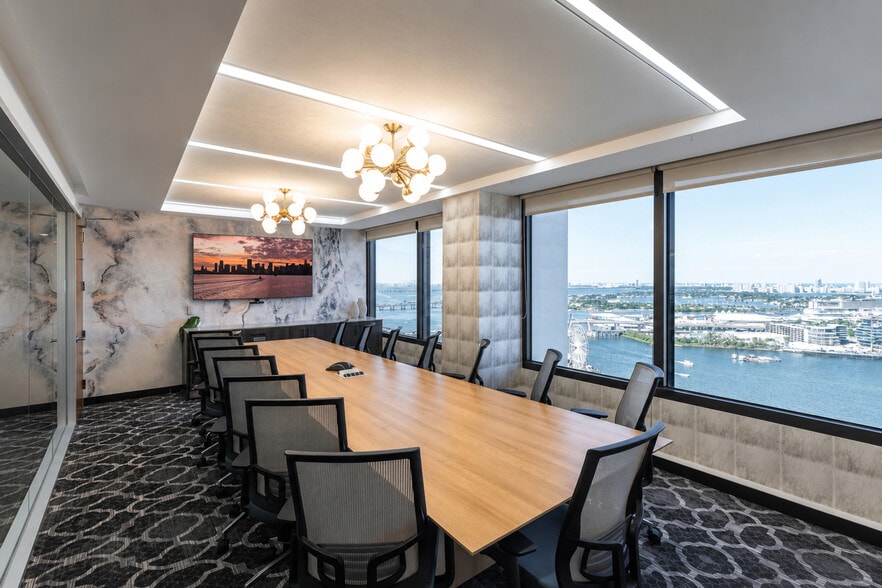 More Photos Of 2 S Biscayne Blvd, Miami Coworking Space