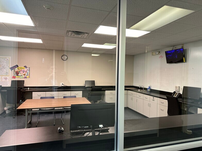 More Photos Of 2305 Executive Park W, Greenville Medical For Sale