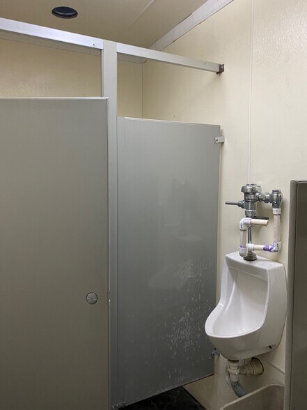 More Photos Of 3390 Jeff Homan Blvd, Tupelo Truck Terminal For Lease