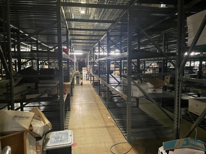 More Photos Of 1955 Dove St, Macon-Bibb Self Storage For Lease