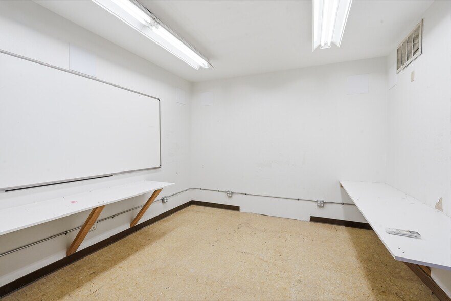 More Photos Of 13170 Lincoln Way, Auburn Office For Sale