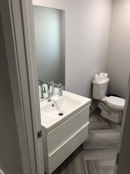 More Photos Of 3475 W Flagler St, Miami Coworking Space