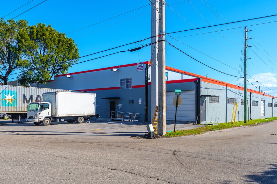 More Photos Of 2099 S Park Rd, Hallandale Manufacturing For Sale