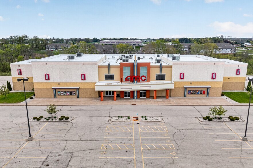 More Photos Of 2555 S 44th St, Manitowoc Movie Theatre For Sale