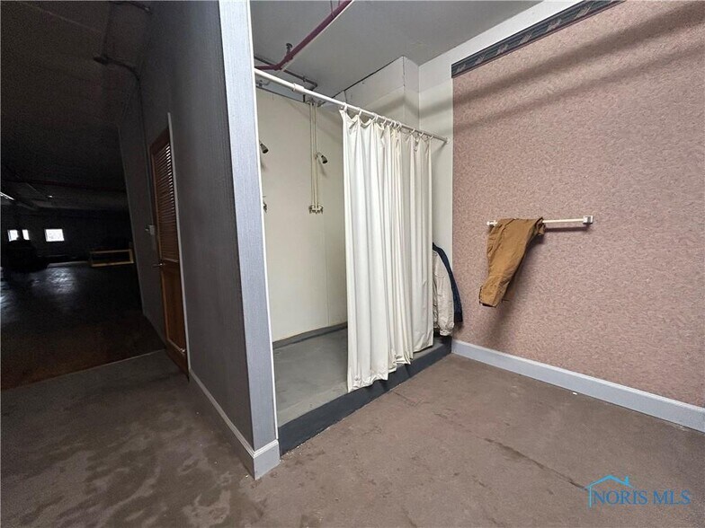 More Photos Of 446 N Wood St, Fremont Warehouse For Sale