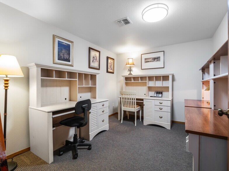 More Photos Of 6314 19th St W, Fircrest Office For Lease
