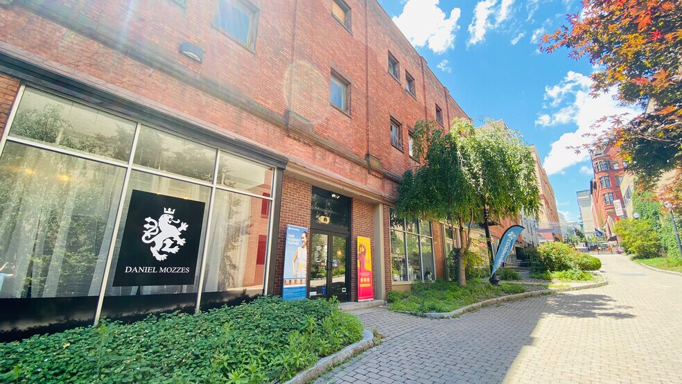 More Photos Of 61 N Pearl St, Albany Apartments For Lease