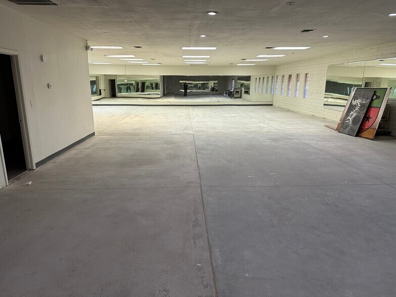 More Photos Of 3248 Civic Center Dr, North Las Vegas Storefront For Sale