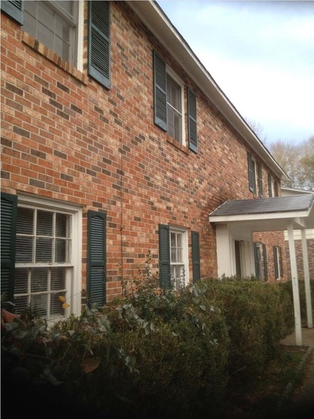 More Photos Of 110-118 Greenforest Cir, Liberty Apartments For Sale