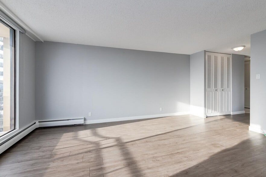 More Photos Of 2105 90 Av SW, Calgary Apartments For Lease