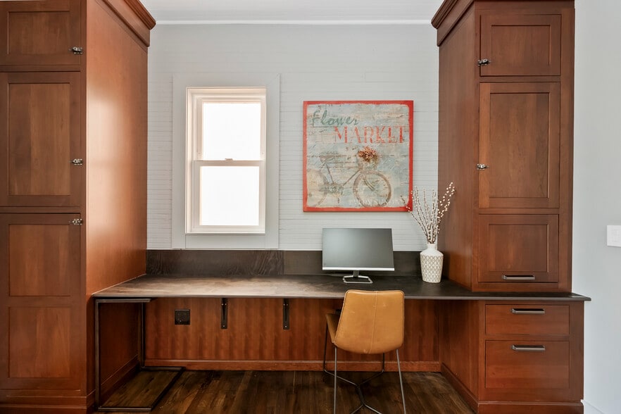 More Photos Of 206 NE 80th Ave, Portland Office For Sale
