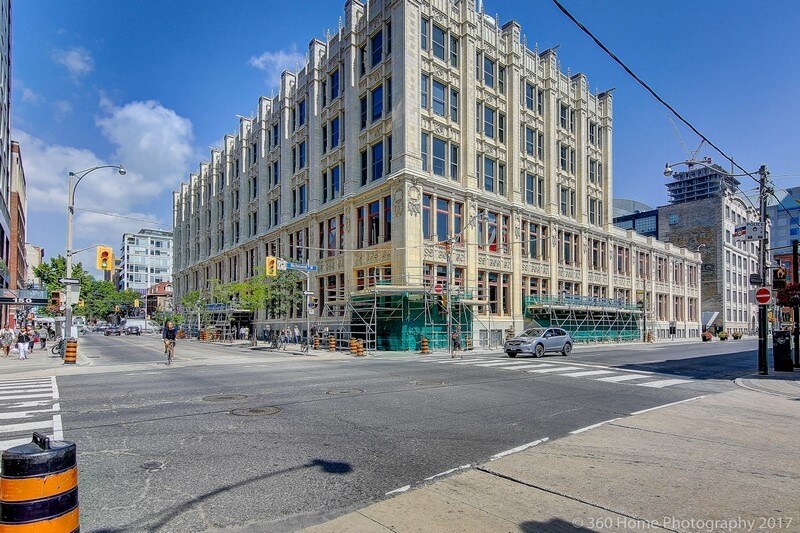 More Photos Of 300-302 Richmond St W, Toronto Storefront Retail Office For Lease