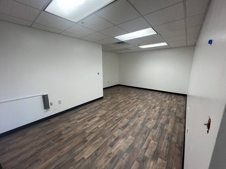 More Photos Of 275 Portsmouth Ave, Stratham Light Manufacturing For Lease