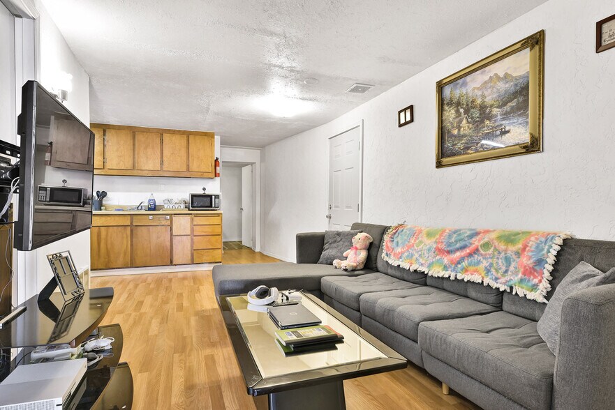 More Photos Of 16 N Main St, Payette Storefront Retail Residential For Sale