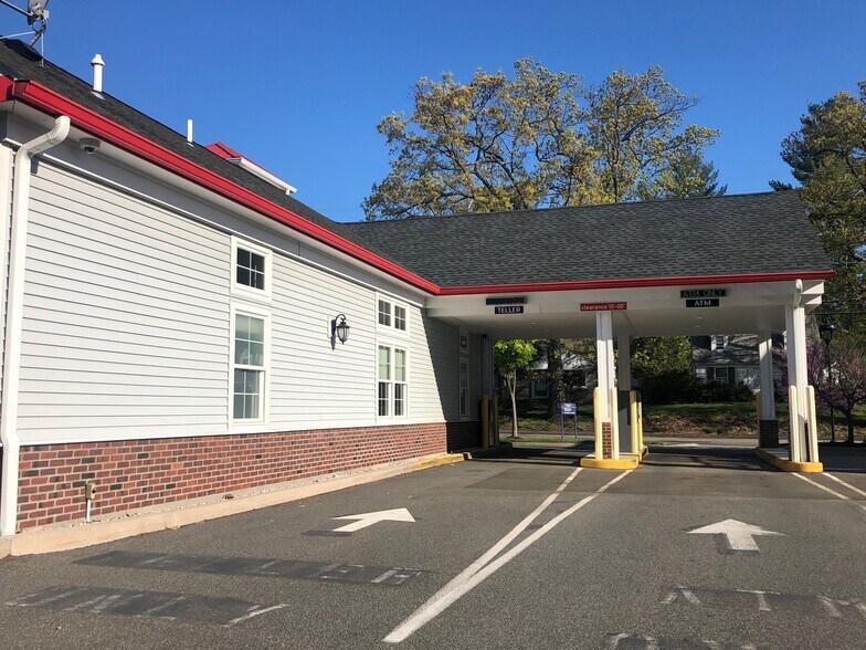 More Photos Of 774 Farmington Ave, Bristol Bank For Lease