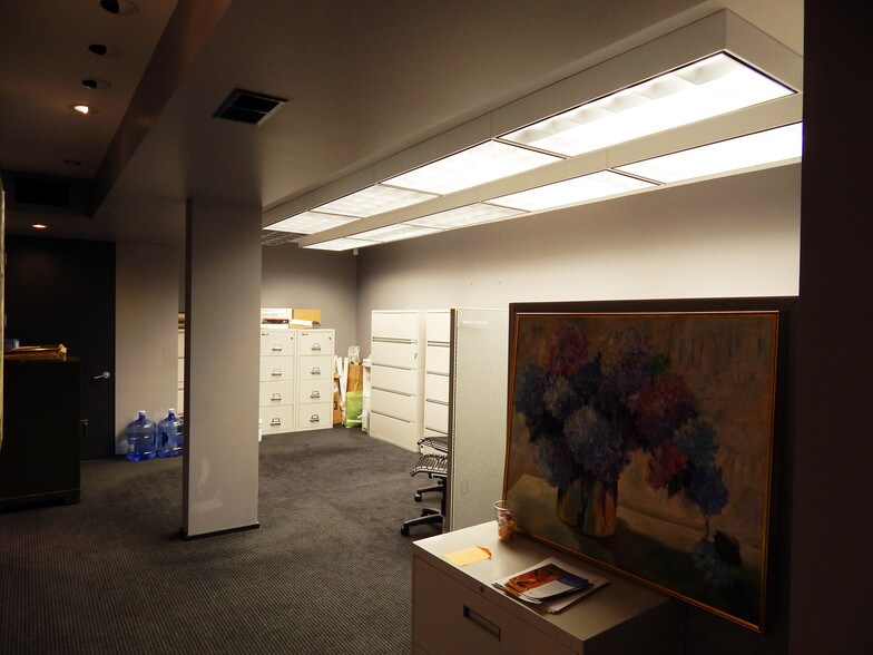 More Photos Of 2326-2330 NW Everett St, Portland Office For Lease