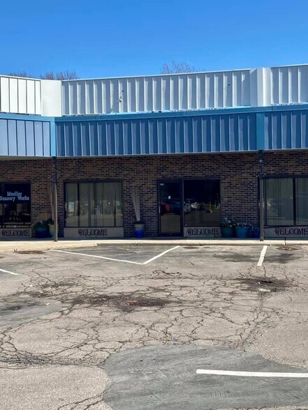 Primary Photo Of 2100-2156 Hoffman Rd, Mankato Unknown For Lease