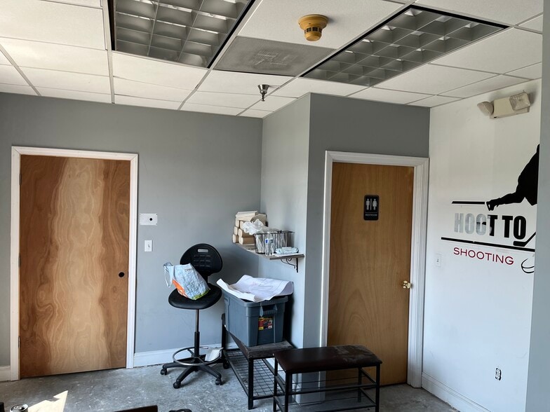 More Photos Of 108 Clematis Ave, Waltham Unknown For Lease