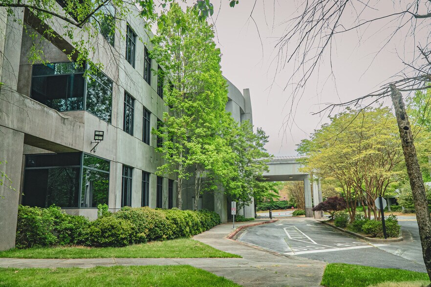 More Photos Of 5955 State Bridge Rd, Johns Creek Coworking Space