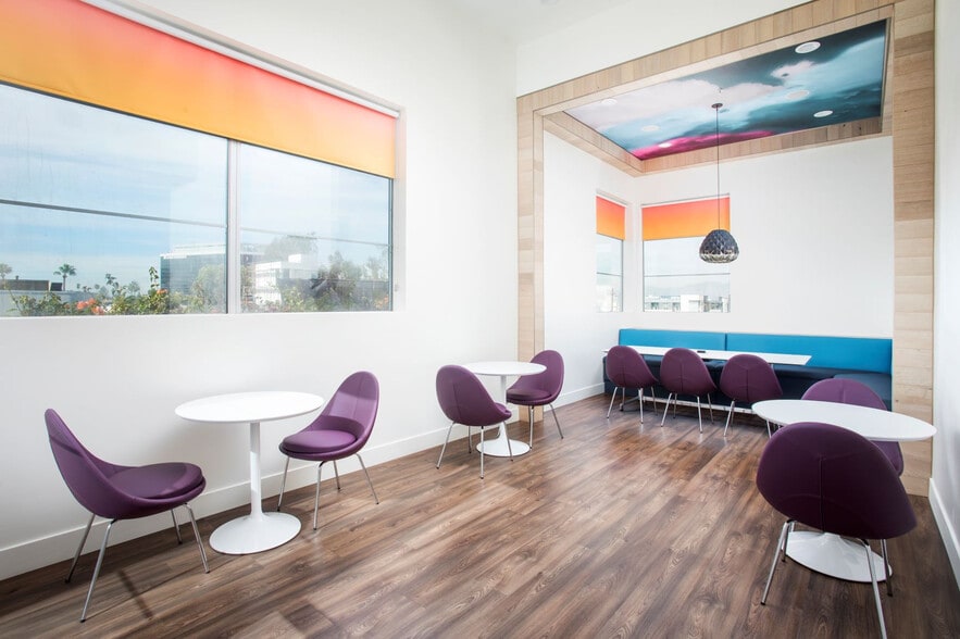 More Photos Of 11049 Magnolia Blvd, North Hollywood Apartments For Lease