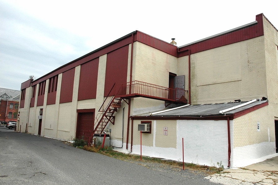 More Photos Of 10-30 Pearl St, Long Branch Warehouse For Lease