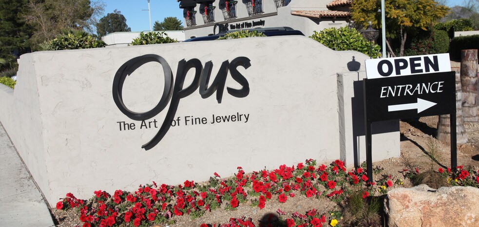 More Photos Of 13845 N Scottsdale Rd, Scottsdale Storefront Retail Office For Sale