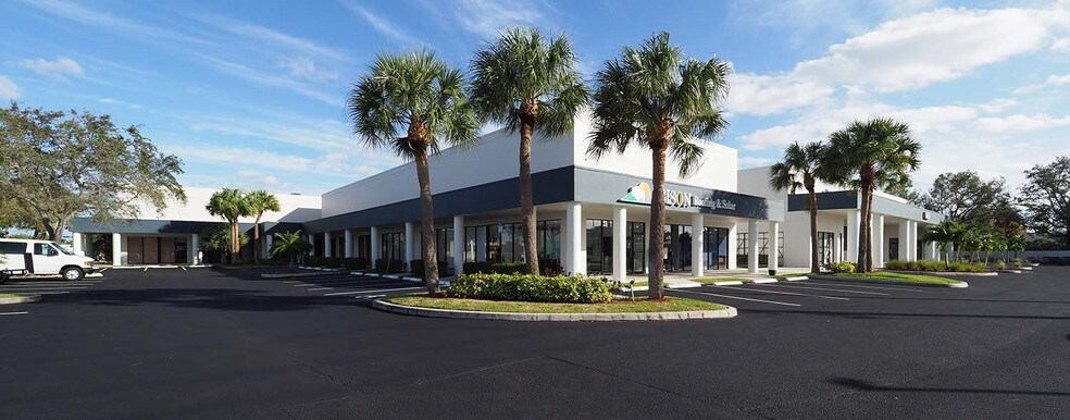 More Photos Of 4700 N Dixie Hwy, Oakland Park Unknown For Lease