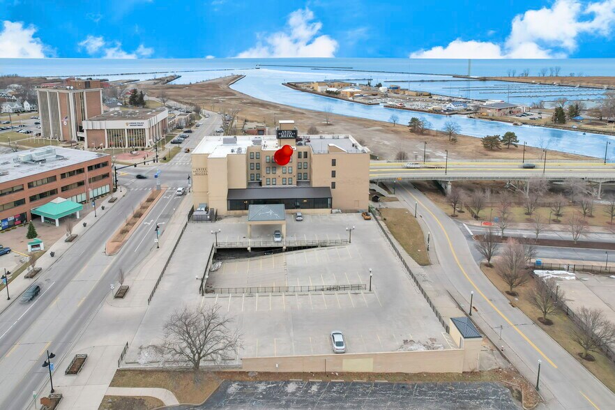 More Photos Of 301 Broadway, Lorain Hotel For Lease