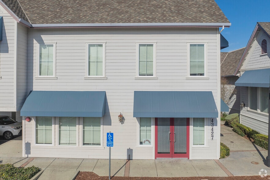 More Photos Of 43427-43433 Mission Blvd, Fremont Office For Lease