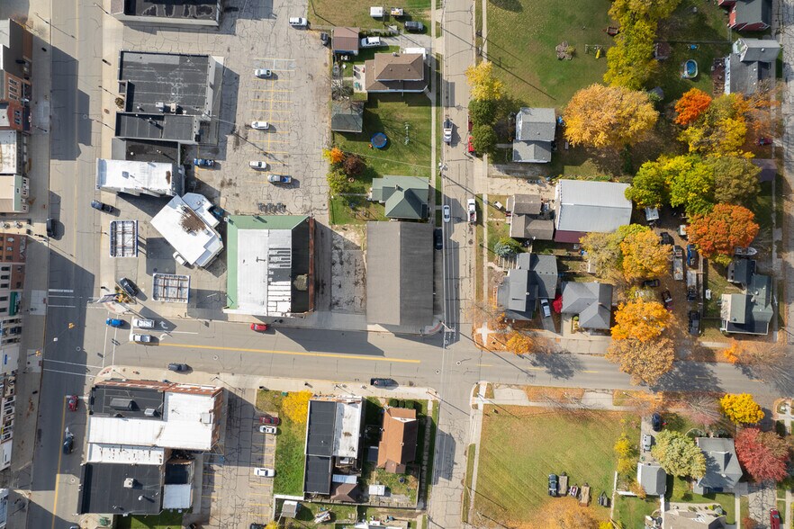 More Photos Of 127 North St, Morenci Showroom For Sale