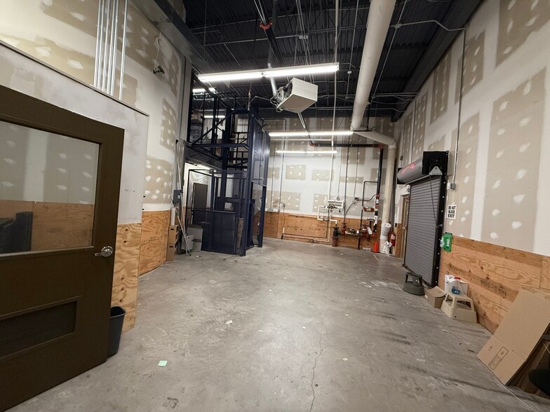 More Photos Of 3710 Shawnee Rd, Lima Drugstore For Lease