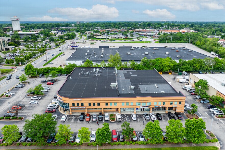 More Photos Of 3901 Dutchmans Ln, Louisville Medical For Lease