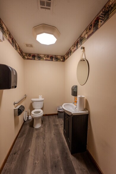 More Photos Of 15188 Highway 82, Tahlequah Storefront Retail Office For Sale