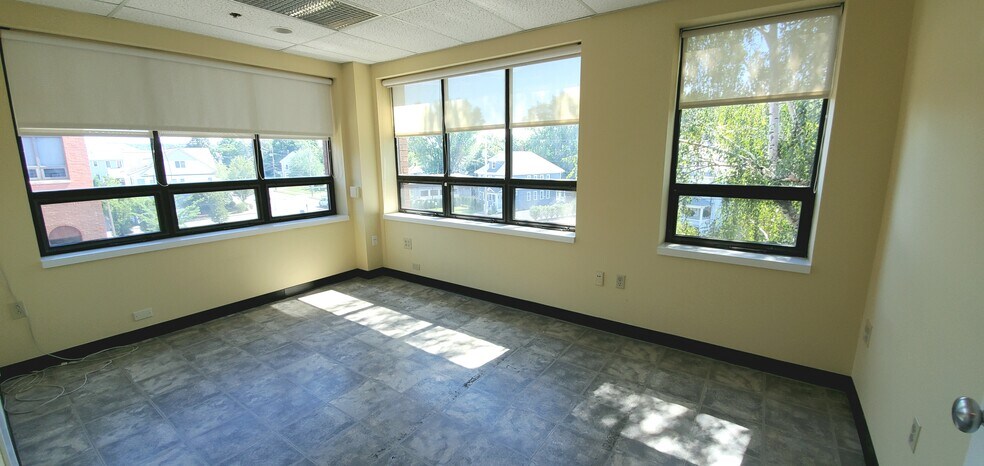 More Photos Of 955 Main St, Winchester Medical For Lease