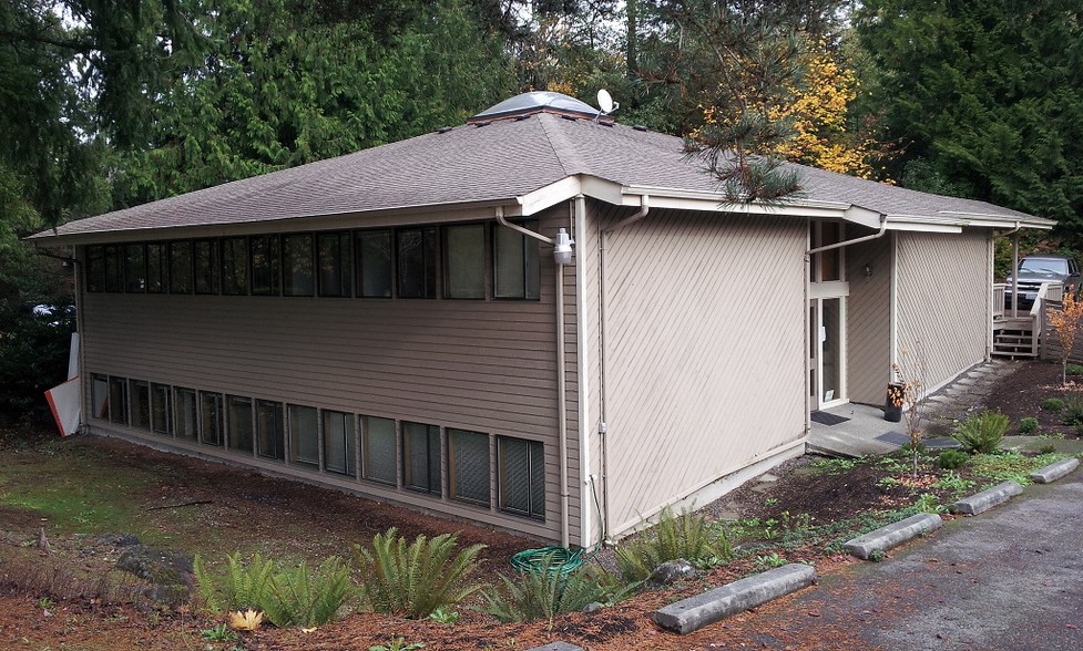 Primary Photo Of 724 Ericksen Ave NE, Bainbridge Island Medical For Lease