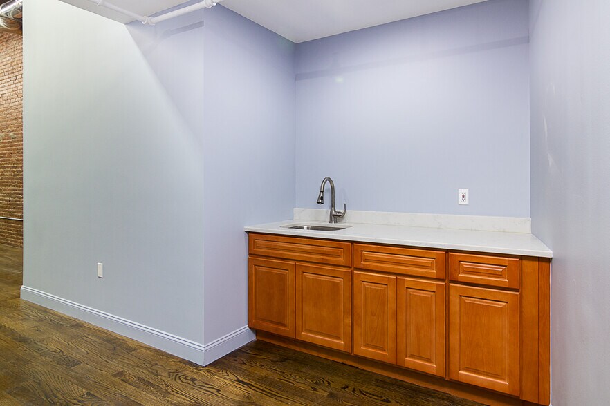 More Photos Of 371 Canal St, New York Apartments For Lease