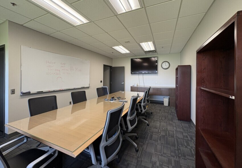 More Photos Of 51100 Grand River Ave, Wixom Manufacturing For Lease