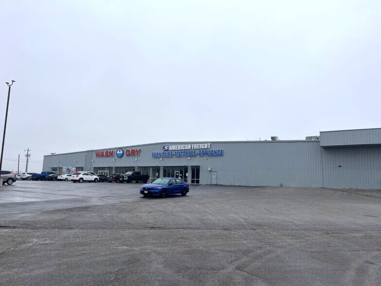 More Photos Of 3315 Sherwood Way, San Angelo Freestanding For Lease
