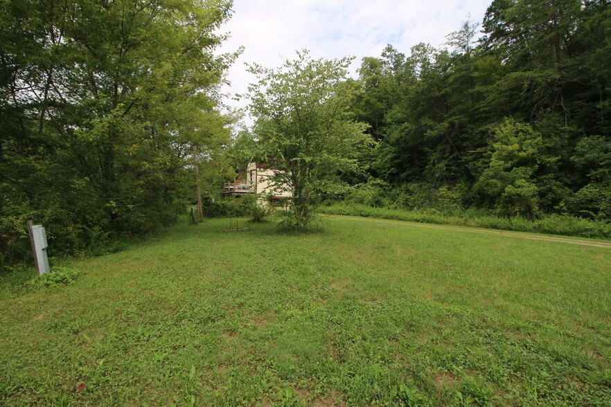 More Photos Of 11251 Highway 90, Parkers Lake Hotel For Sale